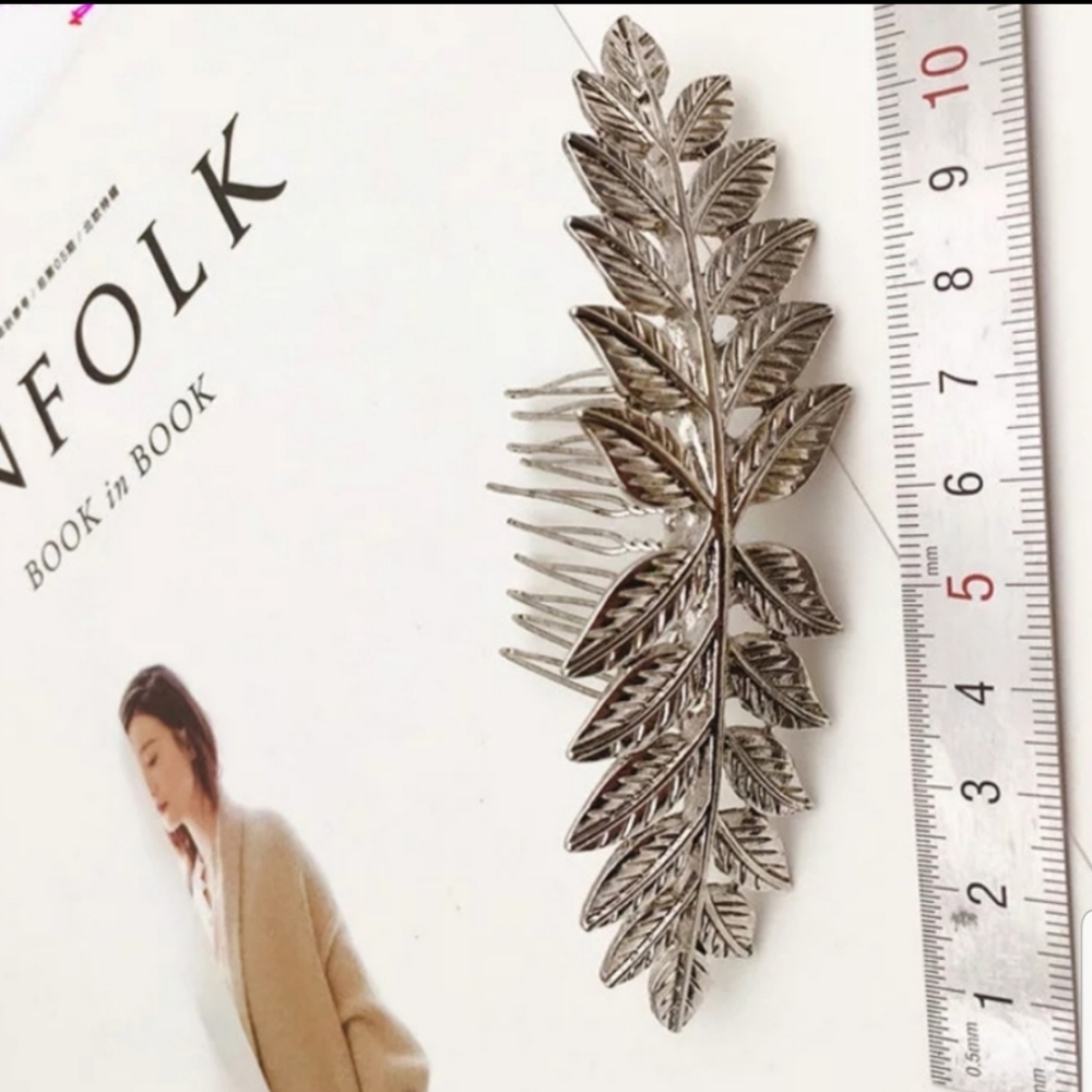 *Renata* Gold Comb Hair Clip - Picture 6 of 6